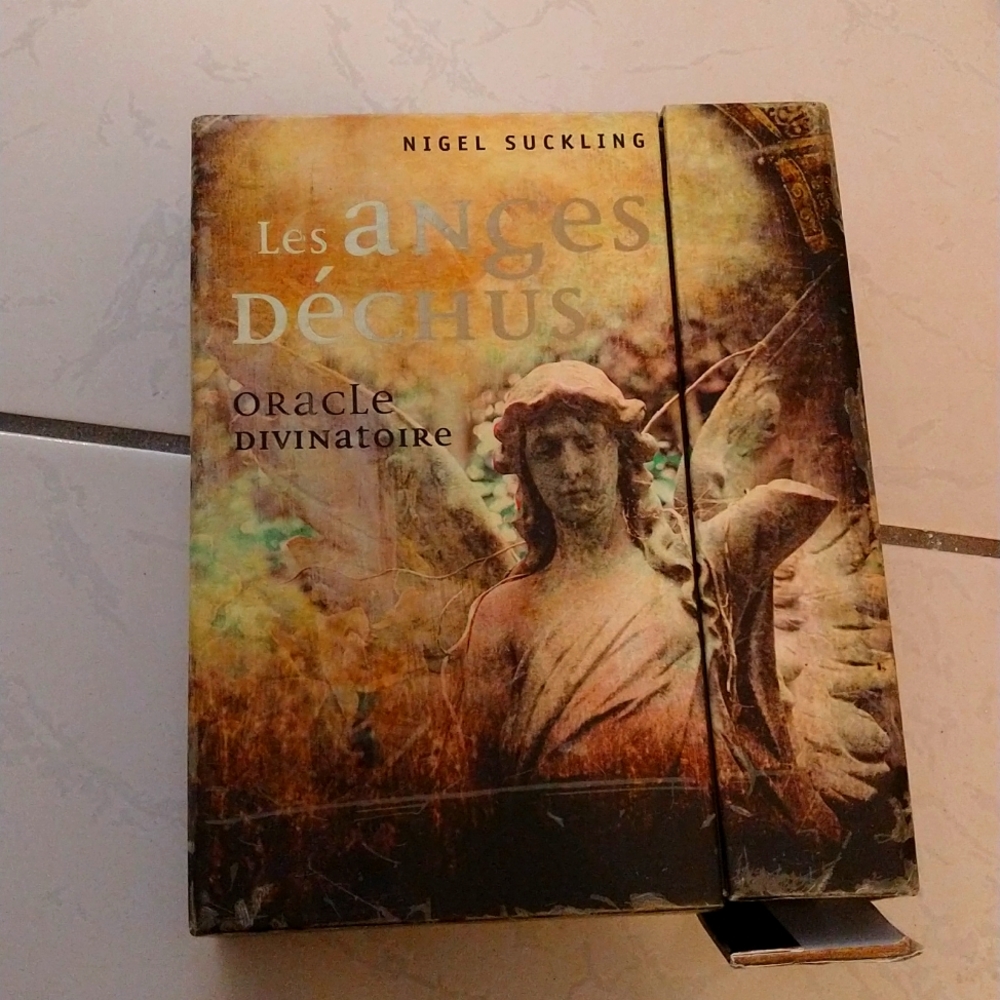 Fallen Angels French oracle deck